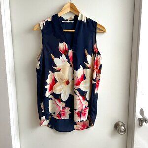 Sleeveless Blouse with Flower Pattern